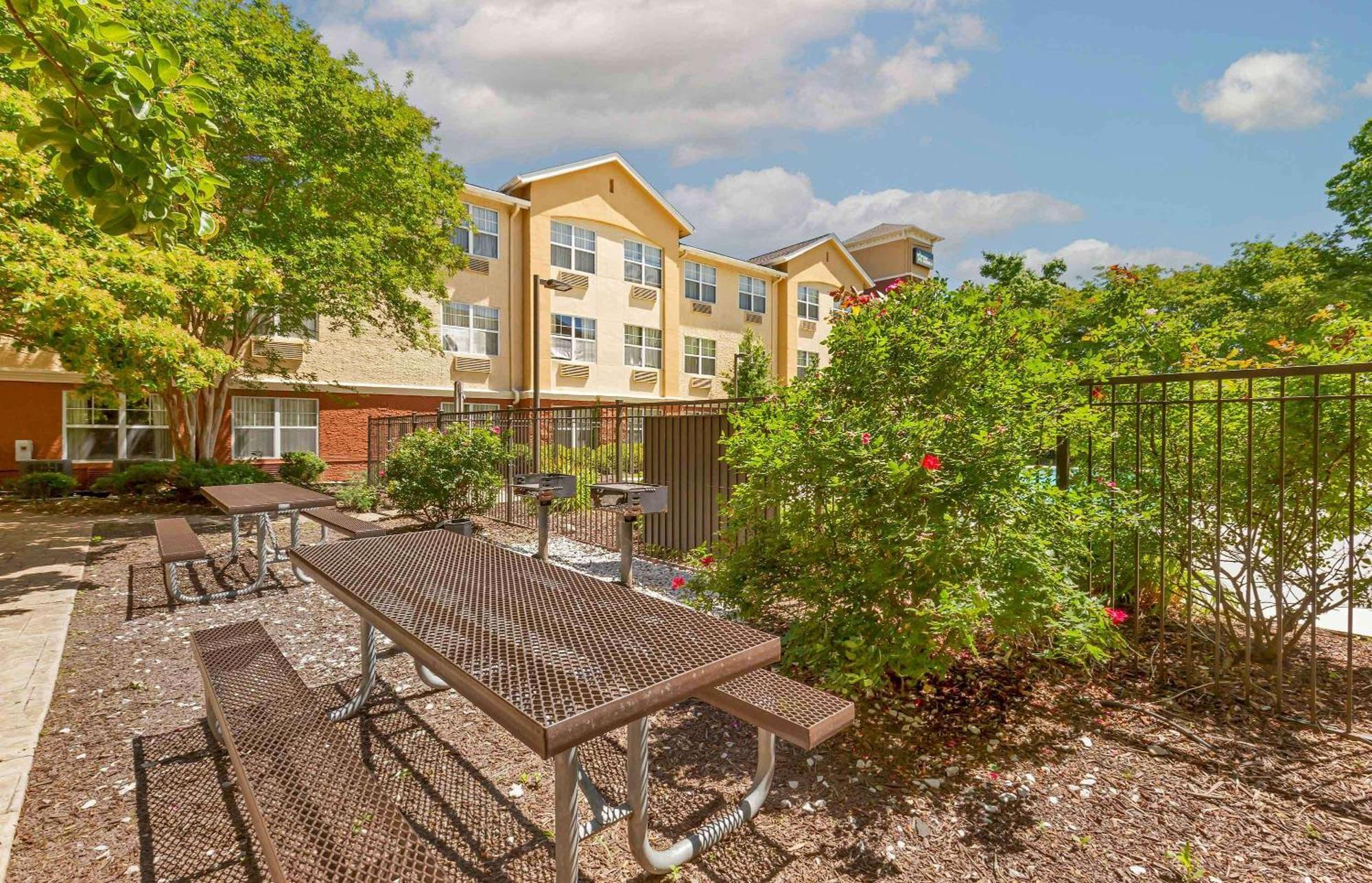 Extended Stay America Suites - Raleigh - Rtp - 4919 Miami Blvd Durham Bagian luar foto